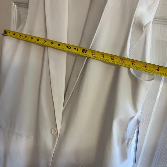 Peter Nygard Sz 14 Sleeveless Blazer Vest slit back & still stitched pockets! - Picture 5 of 13